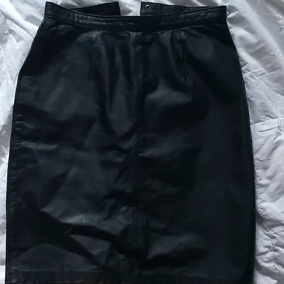 Genuine leather skirt - Picture 1 of 3